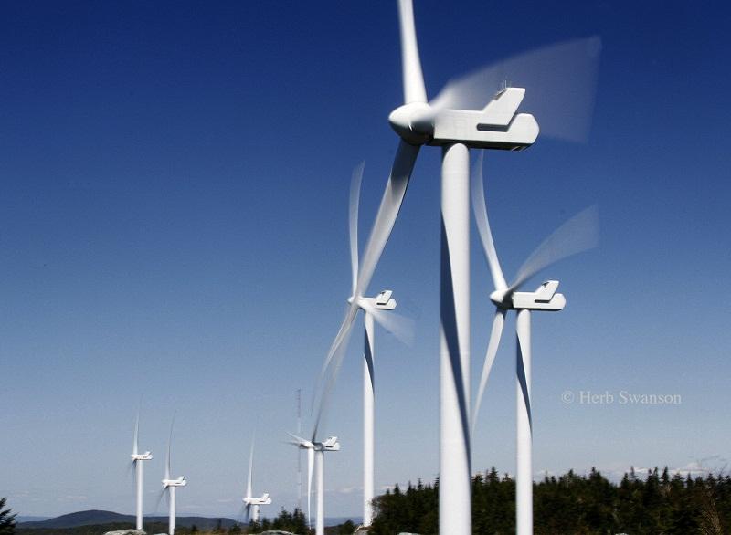 how fast does a wind turbine spin - 2