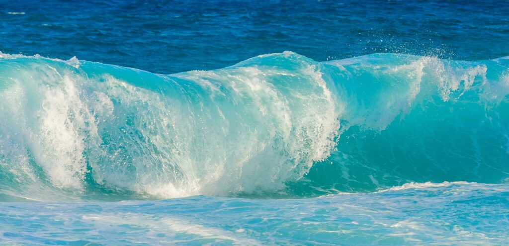 wave energy advantages and disadvantages