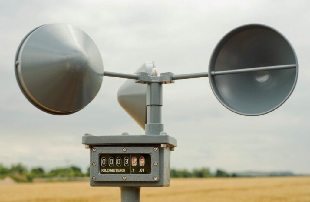 what is anemometers