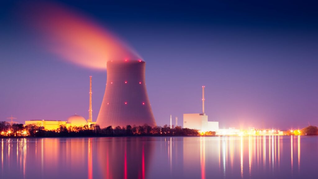 nuclear power advantages and disadvantages