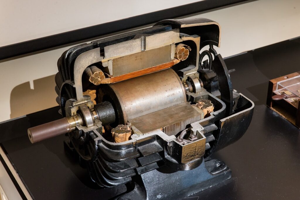 AC Motor3 difference between DC motor and AC motor