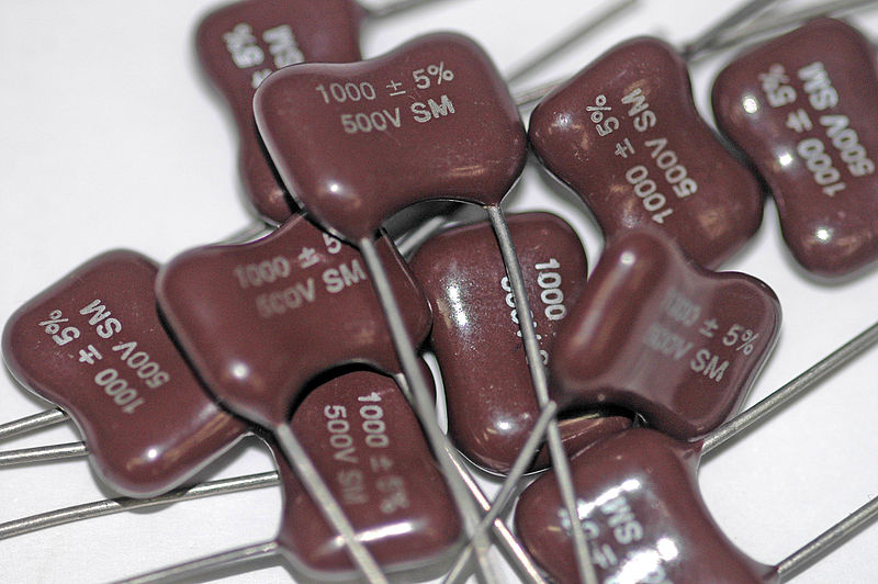 what is mica capacitor