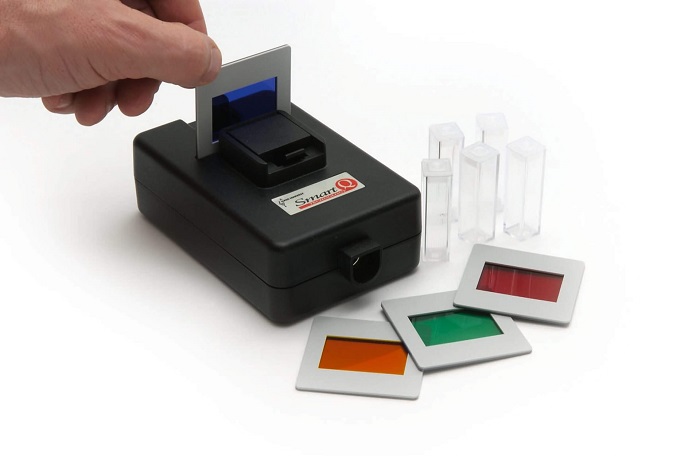 difference between colorimeter and spectrophotometer