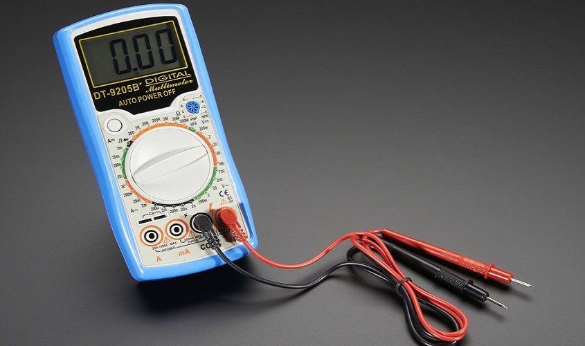 difference between multimeter and voltmeter