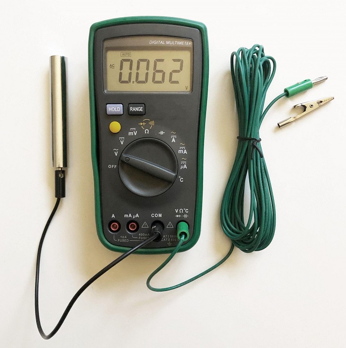 difference between multimeter and voltmeter