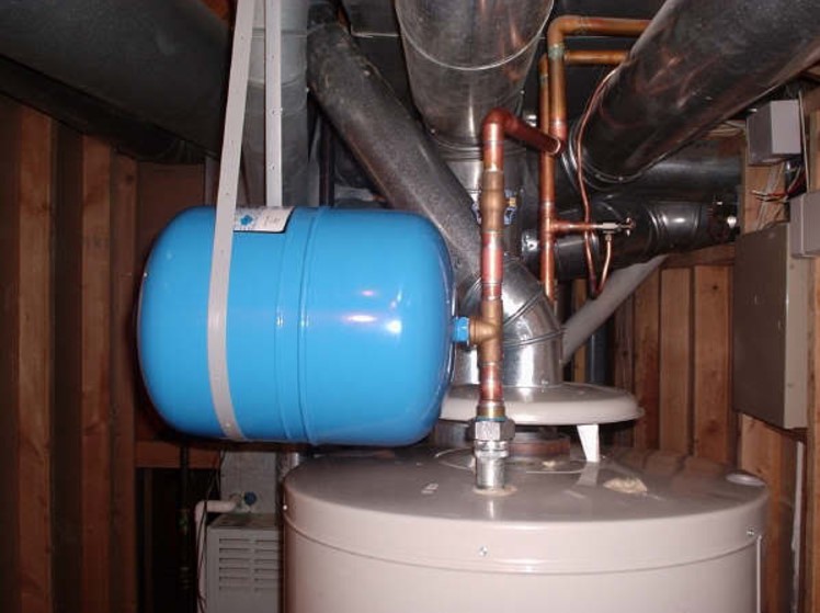 How to Plumb an Expansion Tank