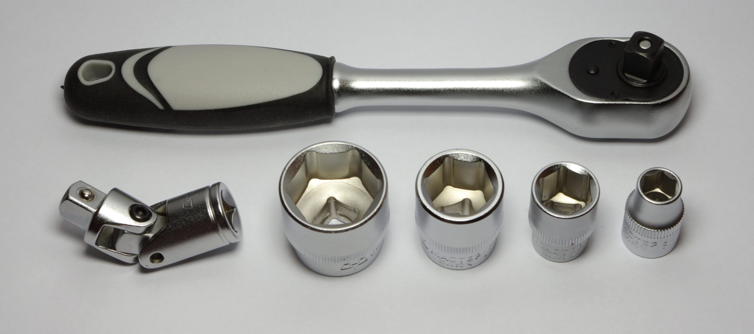 How to Use a Socket Wrench A Complete Guide Linquip