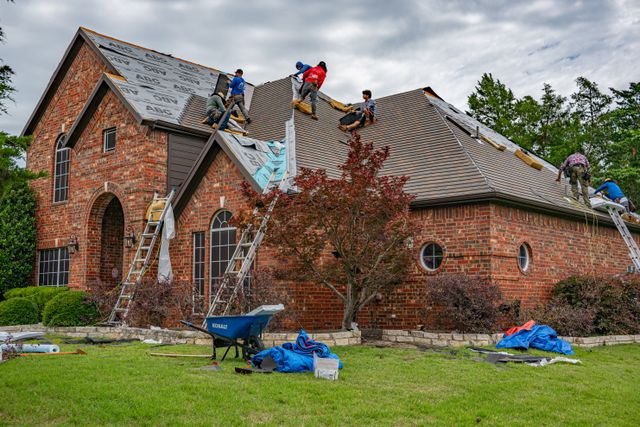 How to Find a Good Local Roofer: 7 Questions to Ask Before You Hire 2 pexels rstephens 37677476 local roofer
